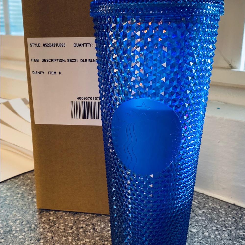 ❌SOLD❌ BNWT exclusive Disneyland Geometric Starbucks Tumbler
